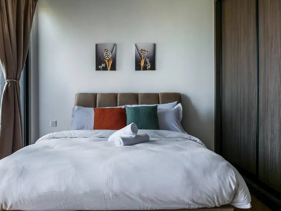 Beacon Executive Suites By S&F #Infinitypool #Skygym George Town Apartment