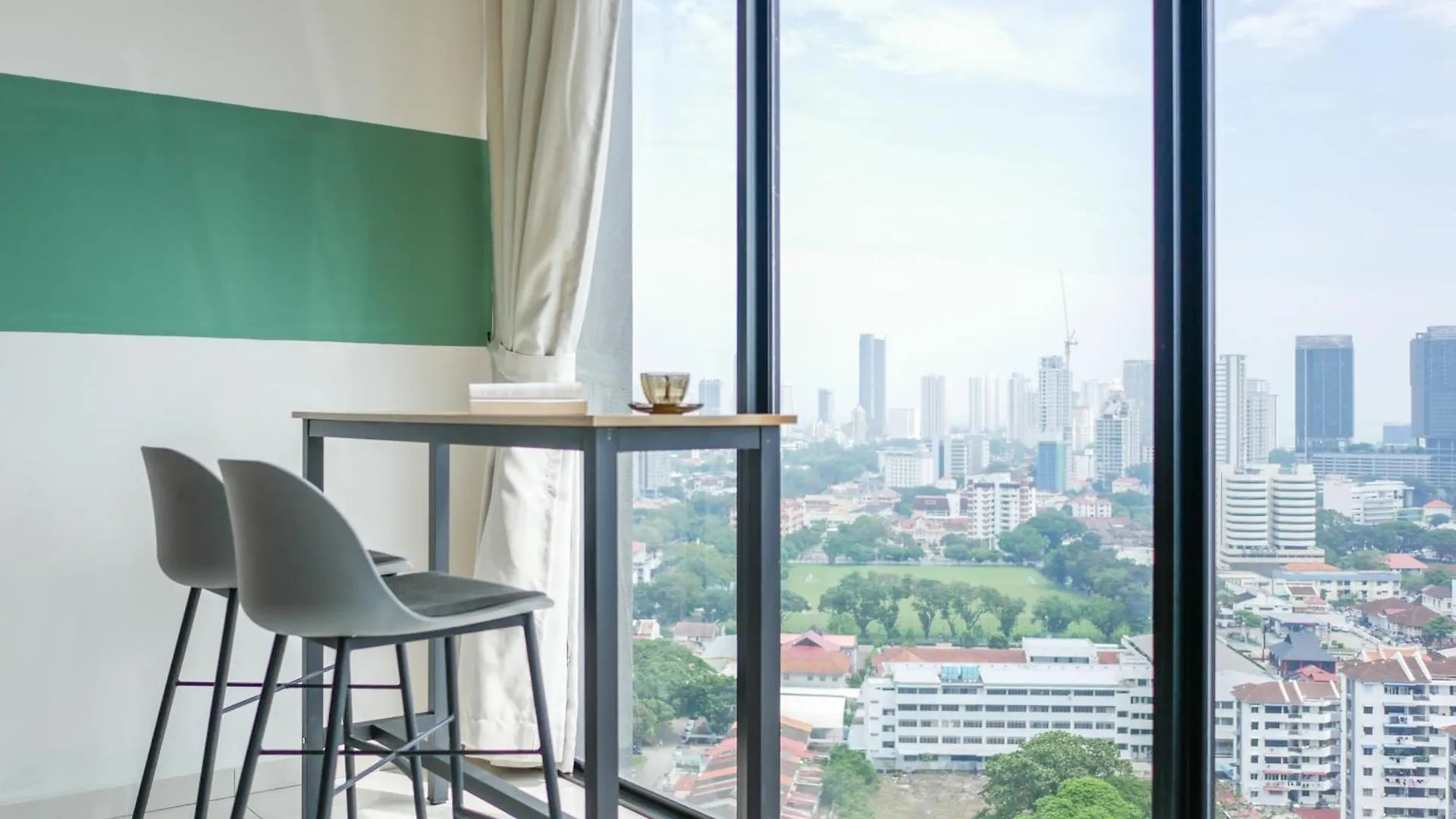 Beacon Executive Suites By S&F #Infinitypool #Skygym George Town Apartment