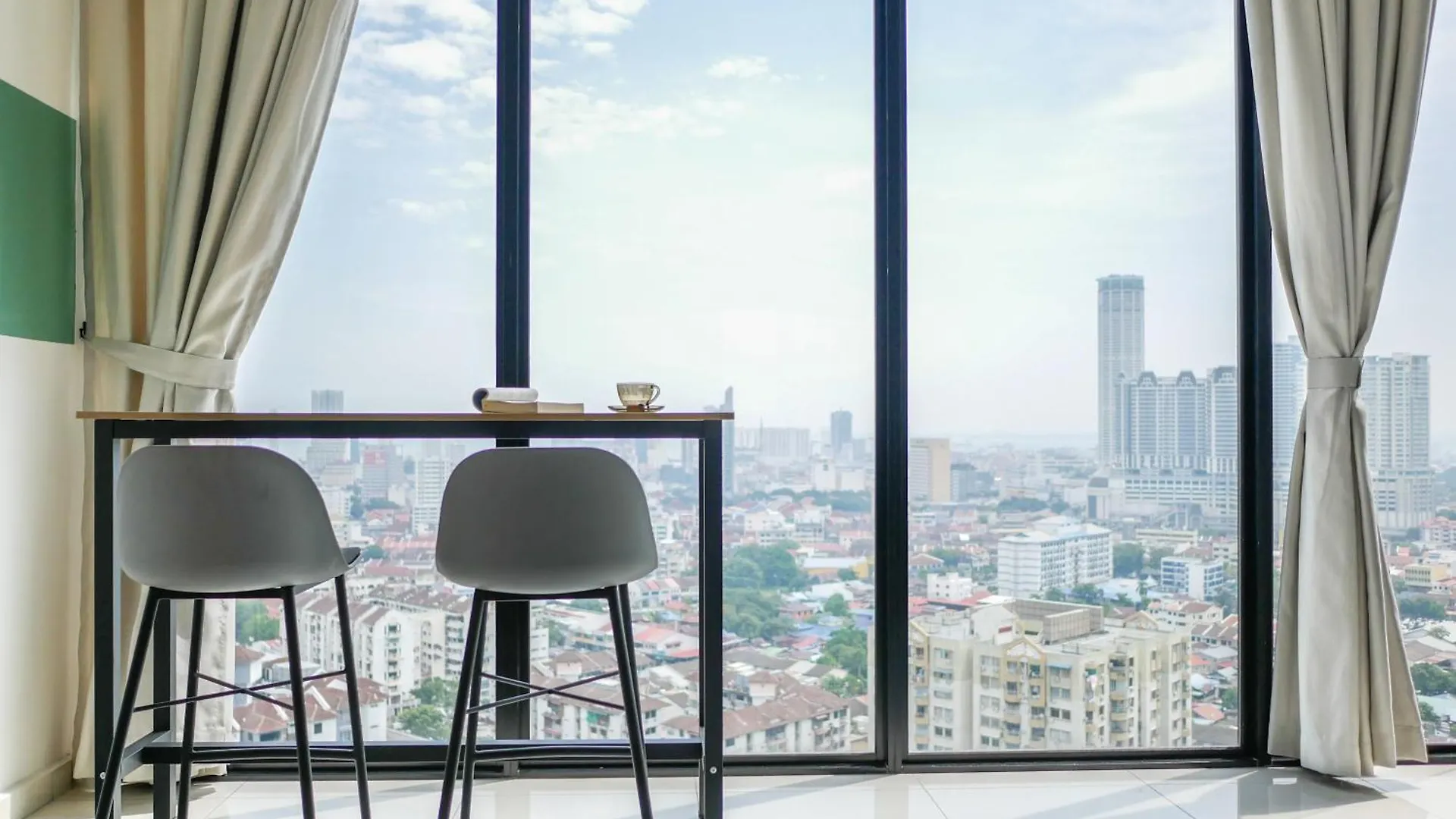 Apartment Beacon Executive Suites By S&F #Infinitypool #Skygym George Town
