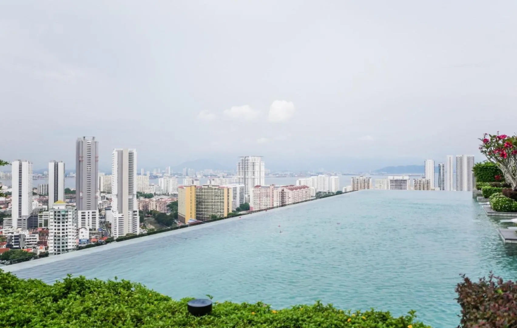 Apartment Beacon Executive Suites By S&F #Infinitypool #Skygym George Town Malaysia
