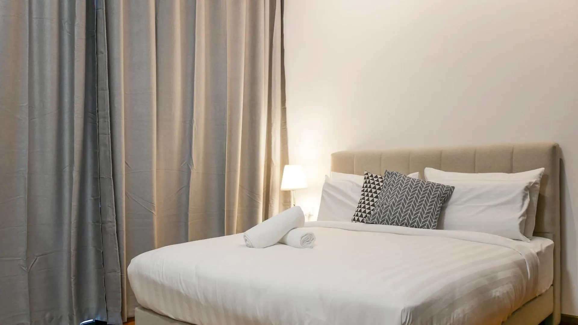 Beacon Executive Suites By S&F #Infinitypool #Skygym George Town Apartment