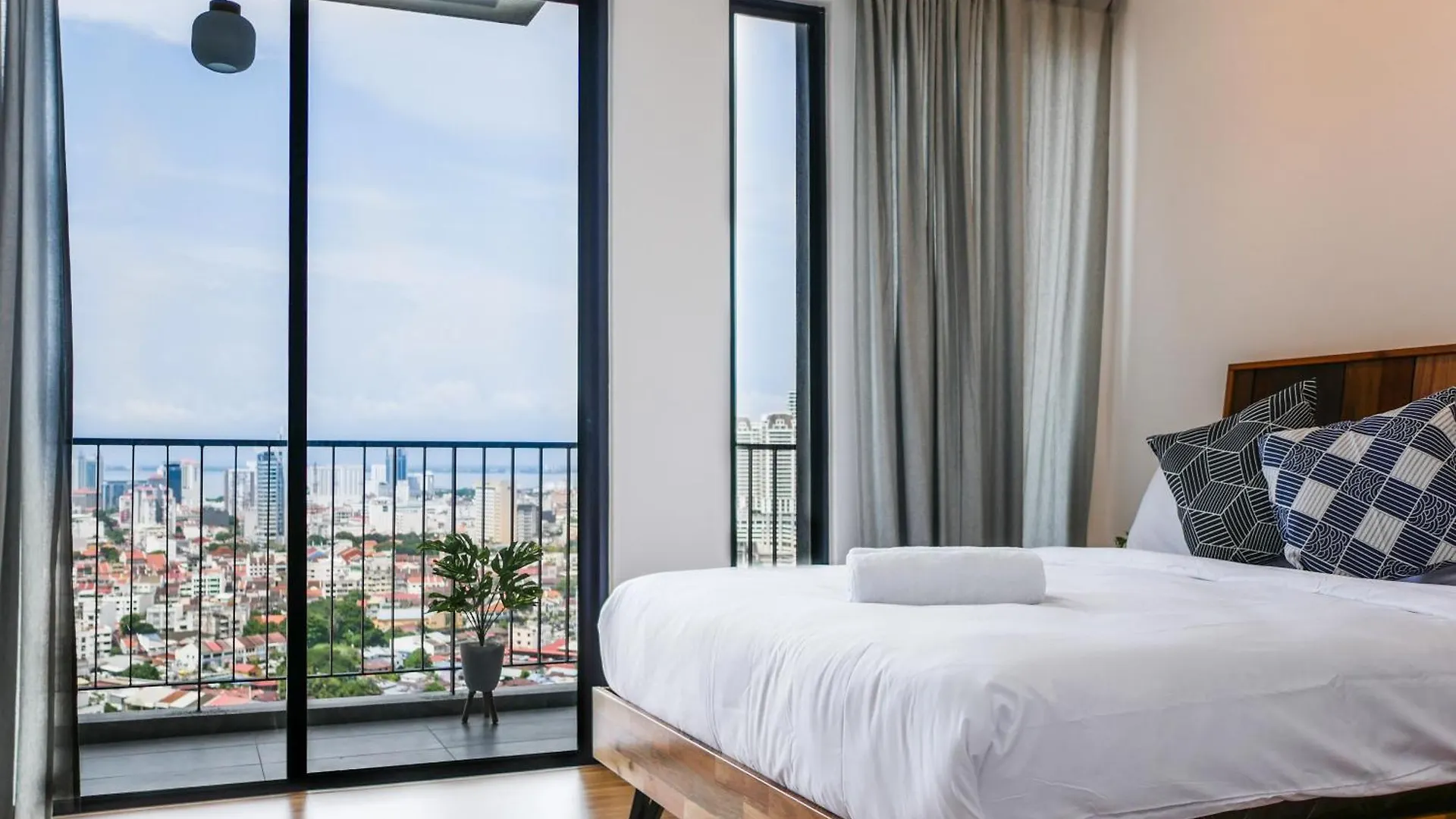Beacon Executive Suites By S&F #Infinitypool #Skygym George Town 0*,