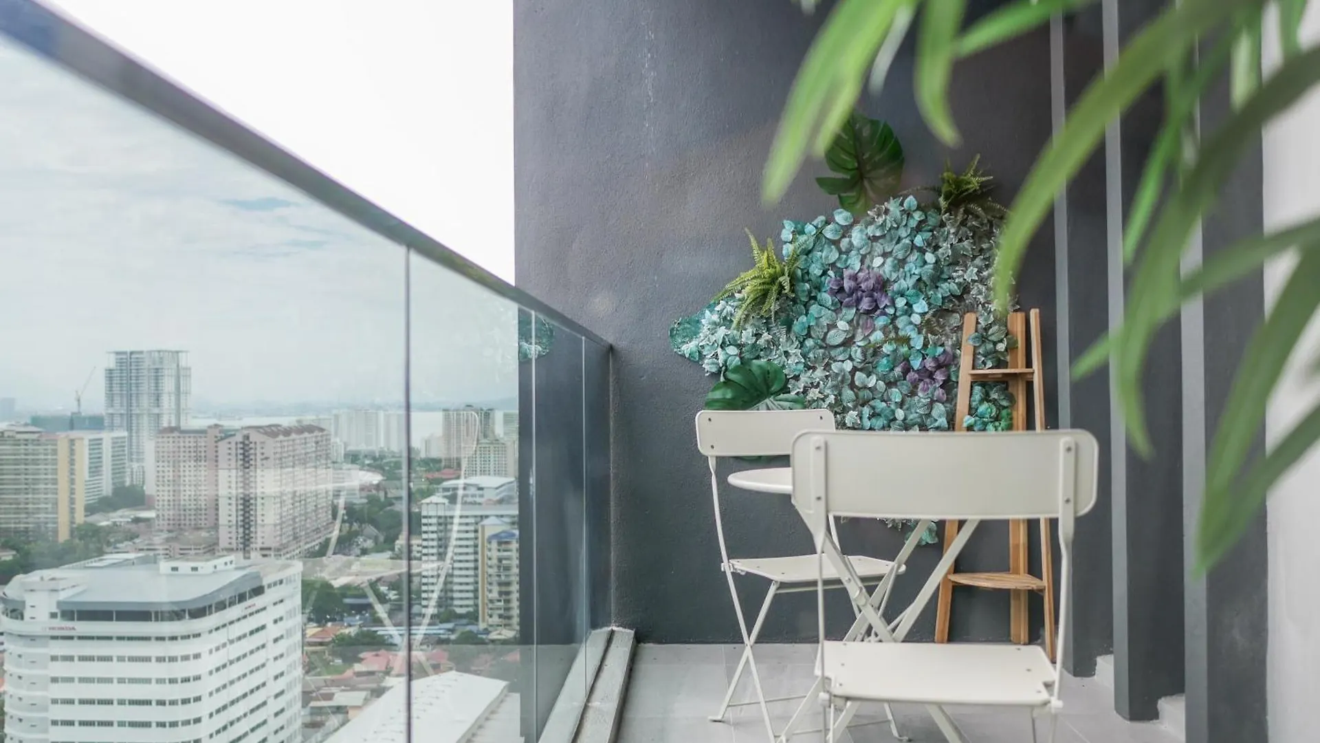 Beacon Executive Suites By S&F #Infinitypool #Skygym George Town